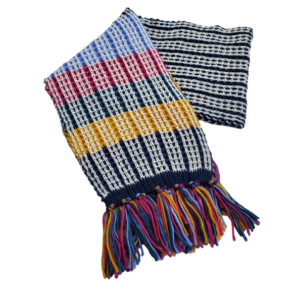 No Boundaries Women's Scarf Crochet/Knit/Tassels  100% Acrylic One Size - Picture 2 of 13